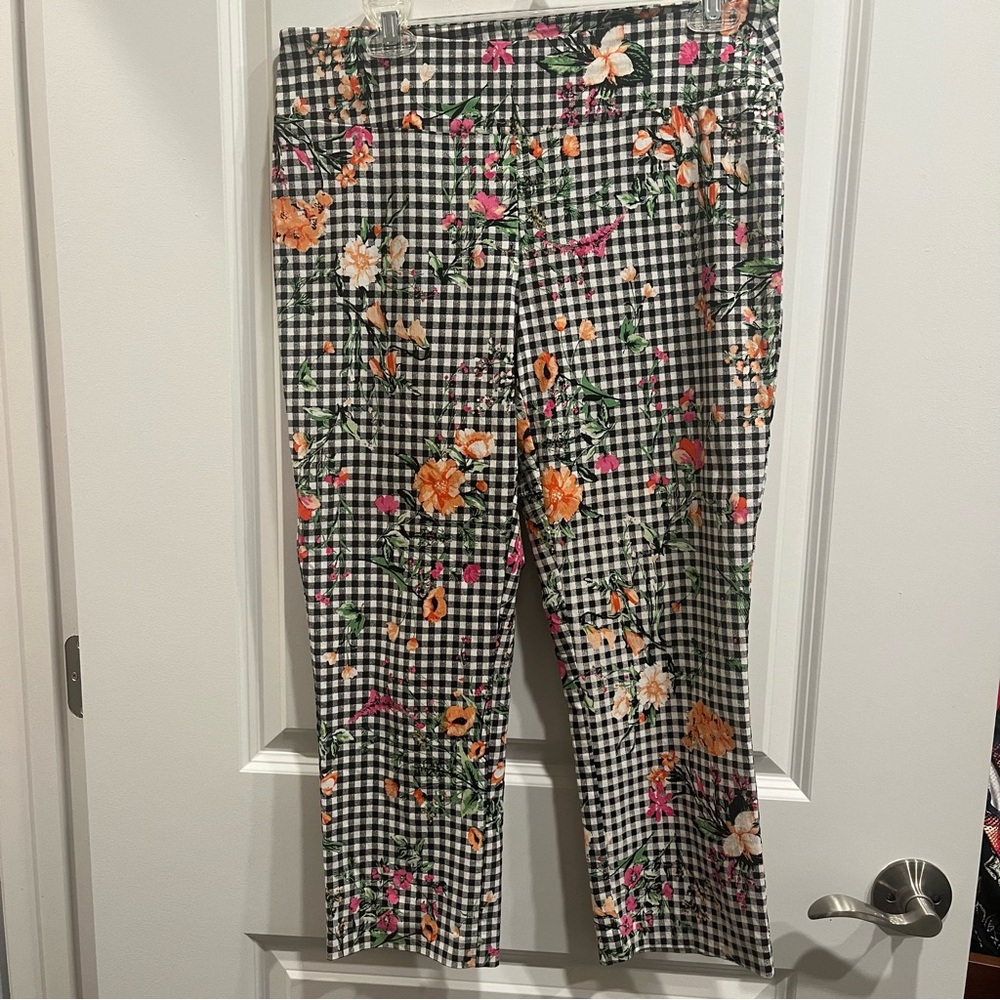 Jules & Leopold Black and White Gingham Capris with Floral Print